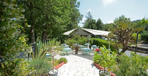 restaurant camping charlemagne grimaud