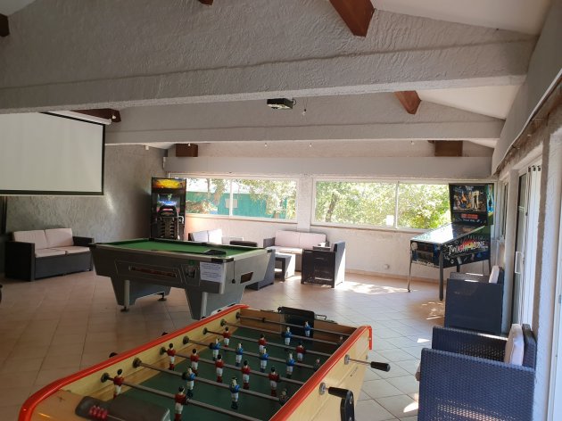 SALLE DE JEUX CAMPING CHARLEMAGNE