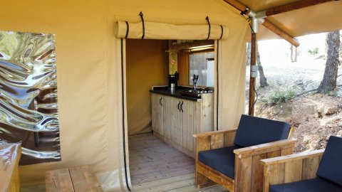 Eco-lodge 2 chambres sans sanitaire camping charlemagne grimaud var