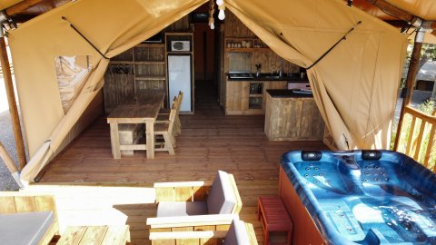 Eco-lodge 3 chambres jaccuzi camping charlemagne grimaud var