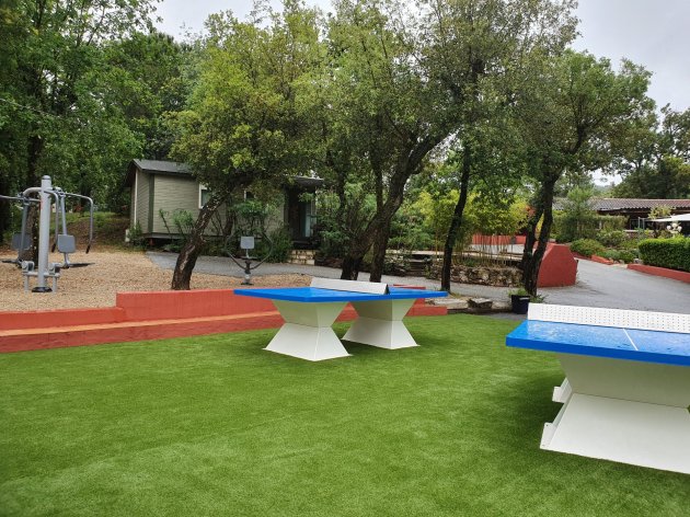 tables de ping pong camping charlemagne grimaud var