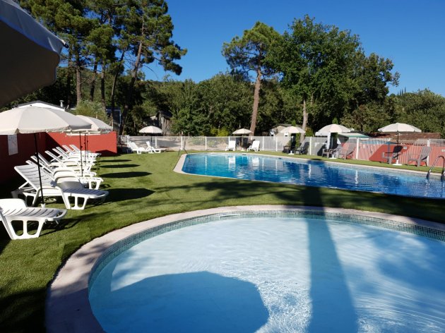 piscine chauffe camping charlemagne grimaud